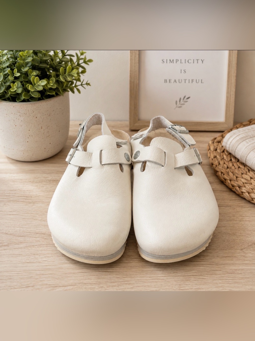 Birkenstock White Tokyo Leather Mules clogs size L9/ M7